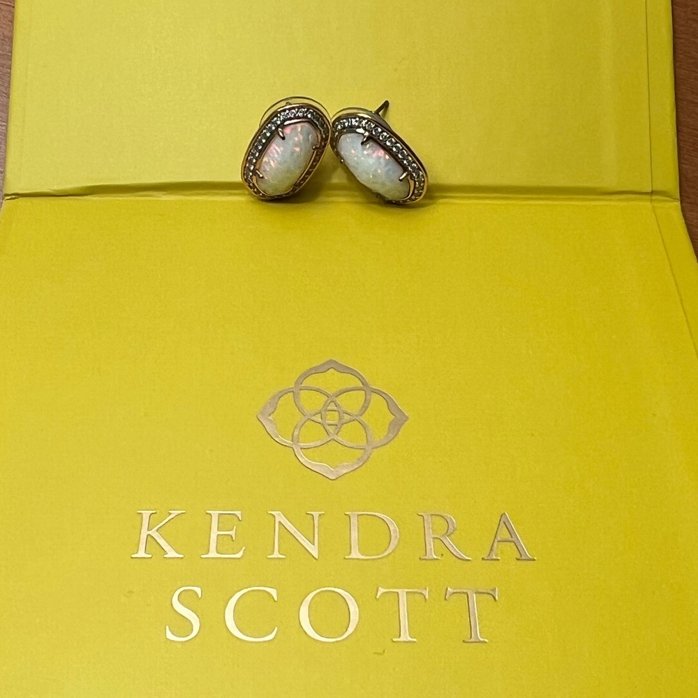 Kendra Scott Opal studs